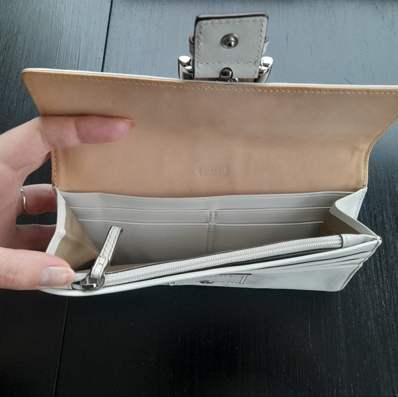 COACH leather wallet - Picture 3 of 6